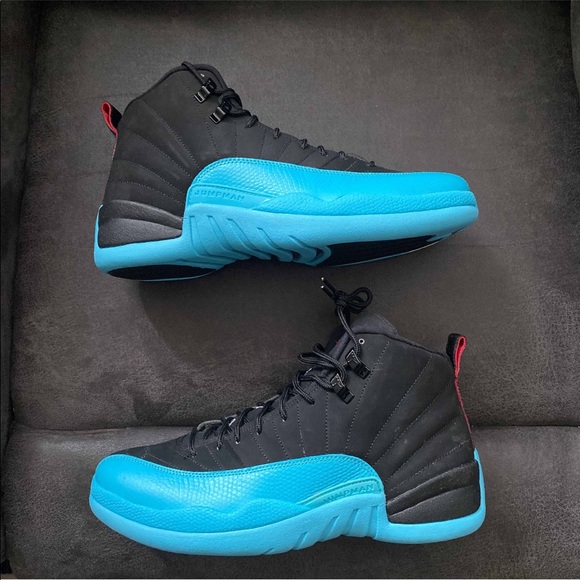 Air Jordan 12 Retro - Picture 2 of 4